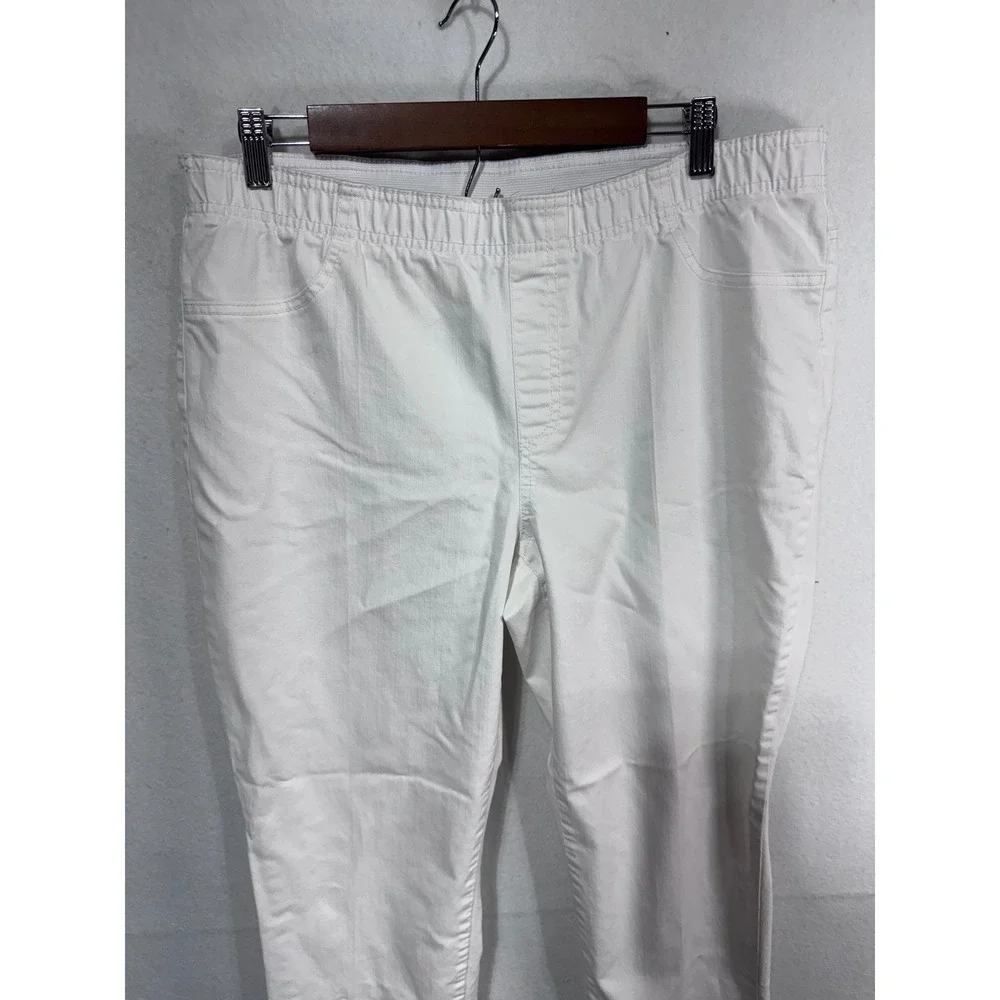 Chico's Women 2.5 White Pants Pull On Stretch Cropped Casual